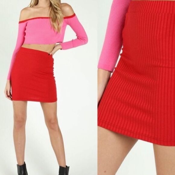 Ribbed Knit Bodycon Skirt - Picture 4 of 11